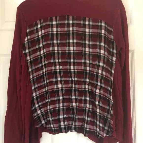 Red flowy t shirt - Picture 3 of 3